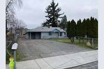 15725 SE Stark St, Portland, OR 97233 - Photo 8