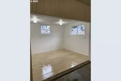 15725 SE Stark St, Portland, OR 97233 - Photo 24