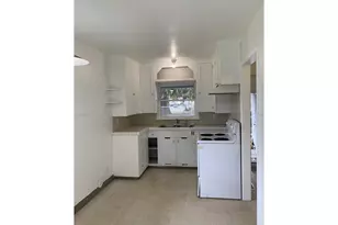 15725 SE Stark St, Portland, OR 97233 - Photo 12