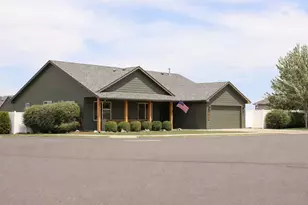 134 SW Desert Sky Dr, Hermiston, OR 97838 - Photo 6