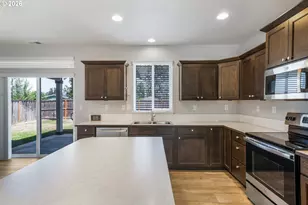 5290 Squirrel St, Springfield, OR 97478 - Photo 10