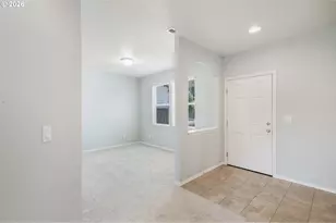 5290 Squirrel St, Springfield, OR 97478 - Photo 6