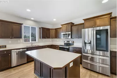 5290 Squirrel St, Springfield, OR 97478 - Photo 8