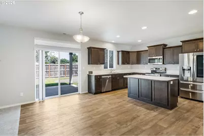 5290 Squirrel St, Springfield, OR 97478 - Photo 12