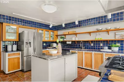 4317 SW Bernard Dr, Portland, OR 97239 - Photo 18