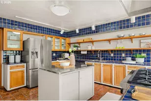 4317 SW Bernard Dr, Portland, OR 97239 - Photo 18