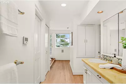 4317 SW Bernard Dr, Portland, OR 97239 - Photo 26