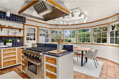 4317 SW Bernard Dr, Portland, OR 97239 - Photo 14