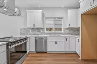 9263 E Burnside St, Portland, OR 97216 - Photo 6