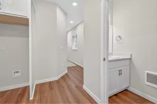 9263 E Burnside St, Portland, OR 97216 - Photo 4