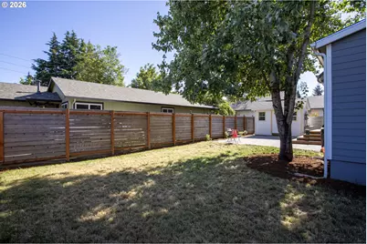 8800 NE Couch St, Portland, OR 97220 - Photo 30