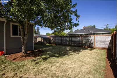 8800 NE Couch St, Portland, OR 97220 - Photo 28
