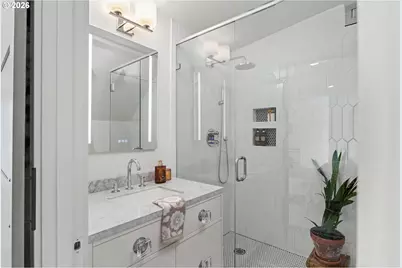 8800 NE Couch St, Portland, OR 97220 - Photo 20