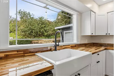 790 Oregon Ave, North Bend, OR 97459 - Photo 22