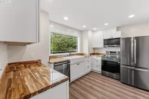 790 Oregon Ave, North Bend, OR 97459 - Photo 12