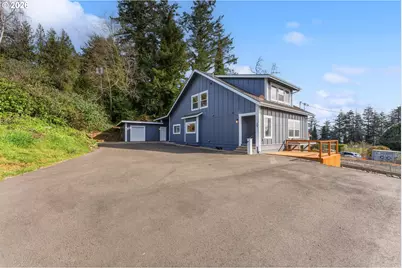 790 Oregon Ave, North Bend, OR 97459 - Photo 1