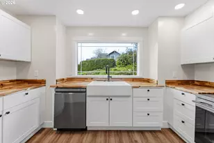 790 Oregon Ave, North Bend, OR 97459 - Photo 16