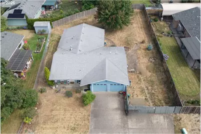 2321 SE Spruce St, Hillsboro, OR 97123 - Photo 2