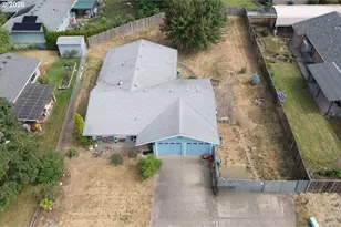 2321 SE Spruce St, Hillsboro, OR 97123 - Photo 2