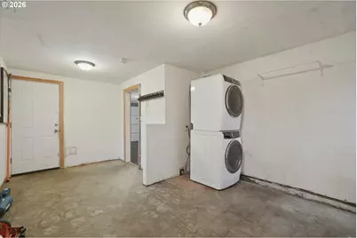 8730 NE Wygant St, Portland, OR 97220 - Photo 32