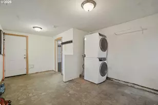 8730 NE Wygant St, Portland, OR 97220 - Photo 32