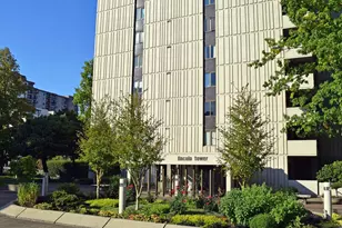 2211 SW 1st Ave, Portland, OR 97201 - Photo 2