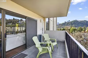 2211 SW 1st Ave, Portland, OR 97201 - Photo 12