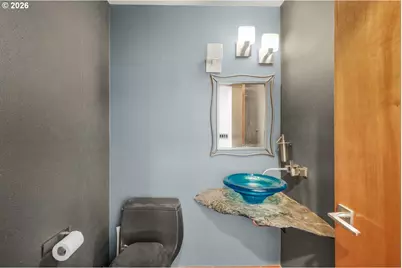 755 SW Chestnut St, Portland, OR 97219 - Photo 18