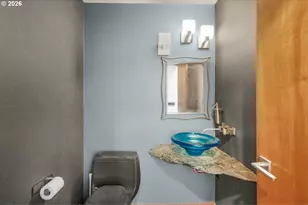 755 SW Chestnut St, Portland, OR 97219 - Photo 18