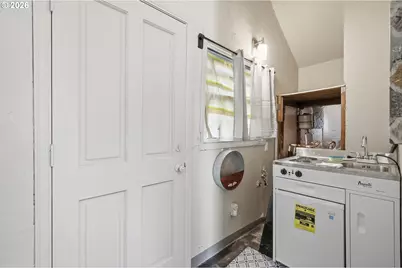 3621 E Amazon Dr, Eugene, OR 97405 - Photo 38