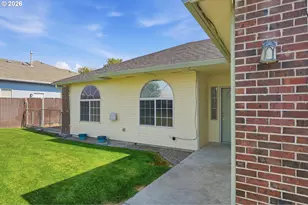 169 Rio Senda St, Umatilla, OR 97882 - Photo 2