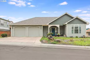 1901 Golden Way, The Dalles, OR 97058 - Photo 4