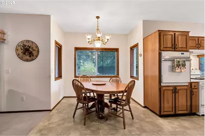 7829 SW 174th Pl, Beaverton, OR 97007 - Photo 14