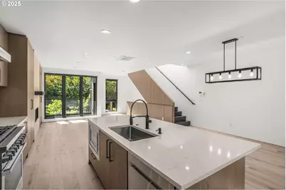 1853 NW 28th Ave, Portland, OR 97210 - Photo 10
