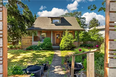 127 SE Wyers St, White Salmon, WA 98672 - Photo 1