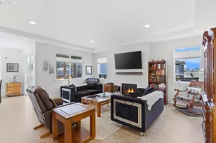 626 SW 49th Dr, Gresham, OR 97080 - Photo 8