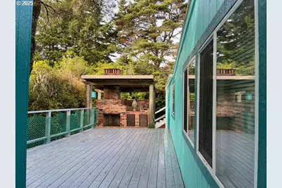 1600 Rhododendron Dr #41, Florence, OR 97439 - Photo 8