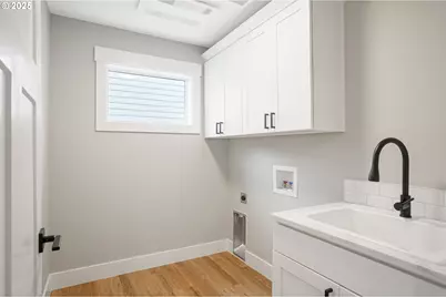 195 Iowa St, Silverton, OR 97381 - Photo 22