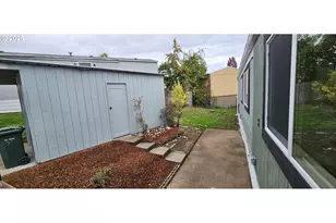 401 N Comstock Rd, Sutherlin, OR 97479 - Photo 14