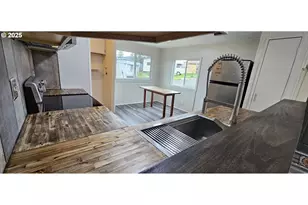 401 N Comstock Rd, Sutherlin, OR 97479 - Photo 6