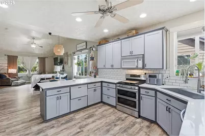 1701 Webb Lake Dr, Silverton, OR 97381 - Photo 12