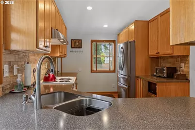325 Bushnell Ln, Eugene, OR 97404 - Photo 12