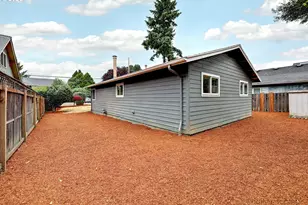5714 NE Ainsworth St, Portland, OR 97218 - Photo 14
