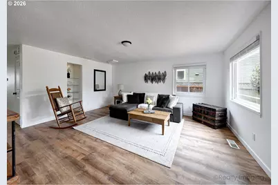 5714 NE Ainsworth St, Portland, OR 97218 - Photo 2