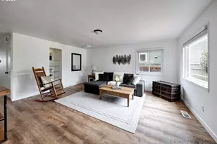 5714 NE Ainsworth St, Portland, OR 97218 - Photo 2