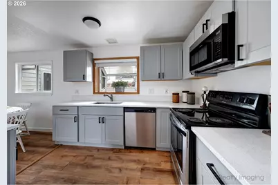 5714 NE Ainsworth St, Portland, OR 97218 - Photo 8