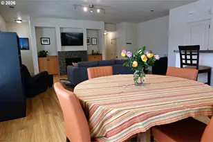 618 NE Garswood Ln, Hillsboro, OR 97006 - Photo 12