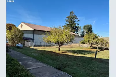 1060 Silver Falls Dr NE, Silverton, OR 97381 - Photo 6