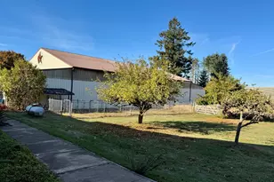 1060 Silver Falls Dr NE, Silverton, OR 97381 - Photo 6