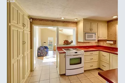 1060 Silver Falls Dr NE, Silverton, OR 97381 - Photo 28